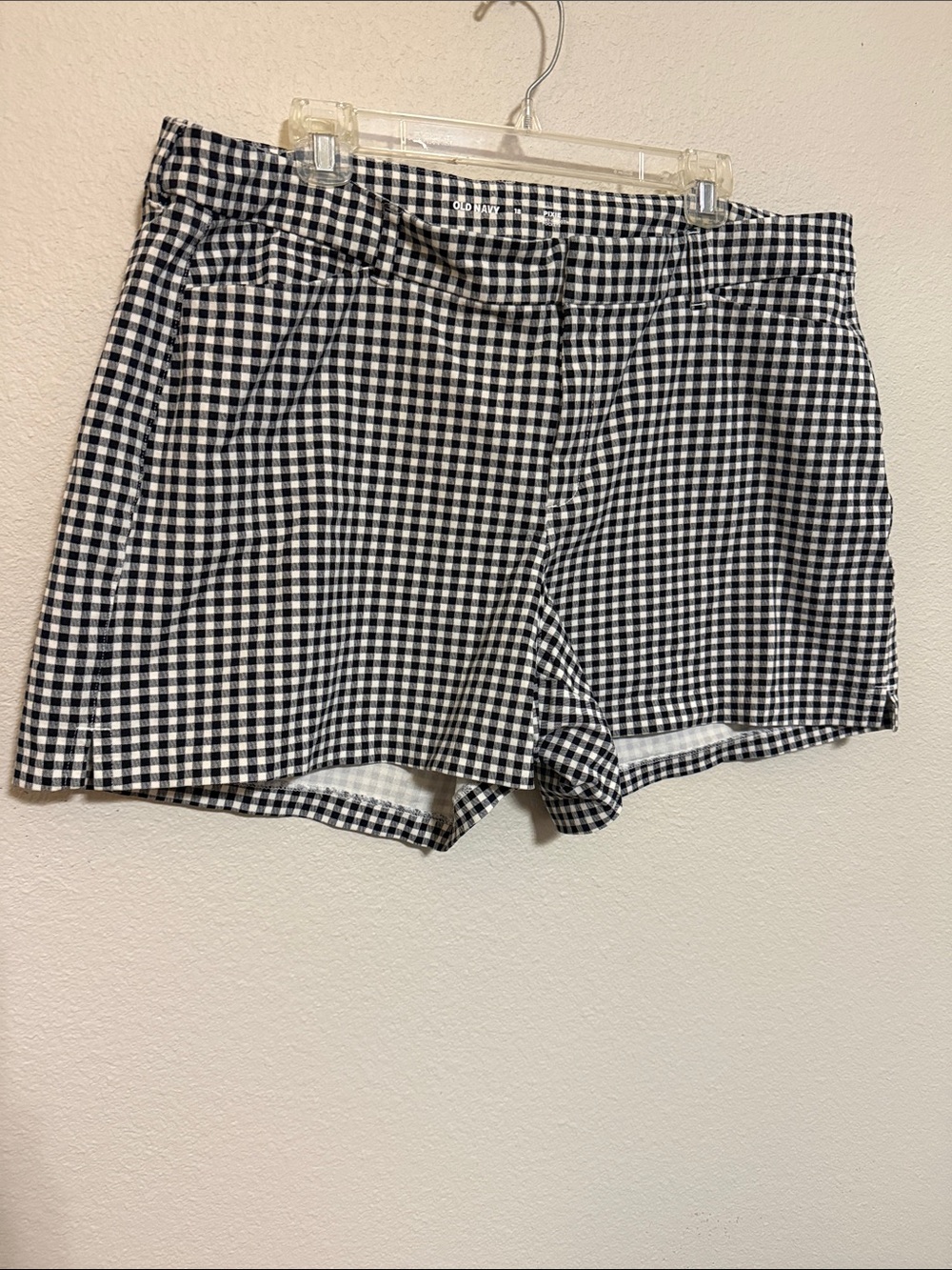 Old Navy Black and White Gingham Women's Shorts